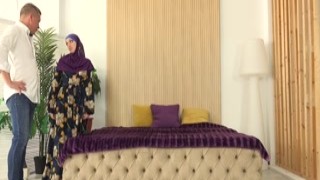 He promised her shopping after hot sex