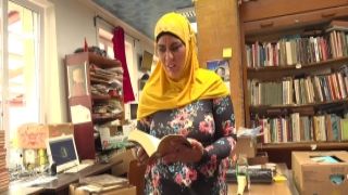 Bookstore owner fucks a happy muslim milf phímsex